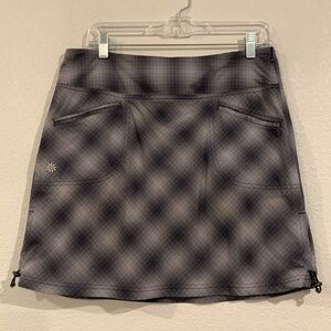 Athleta Tulum stretch nylon skirt skort navy gray plaid 8